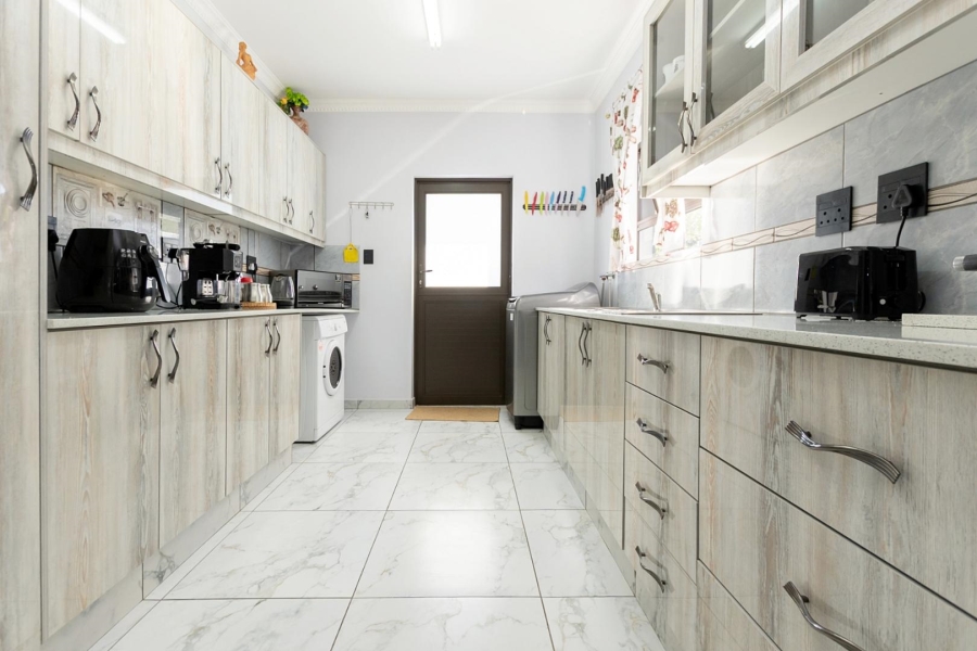 4 Bedroom Property for Sale in Country Club Western Cape
